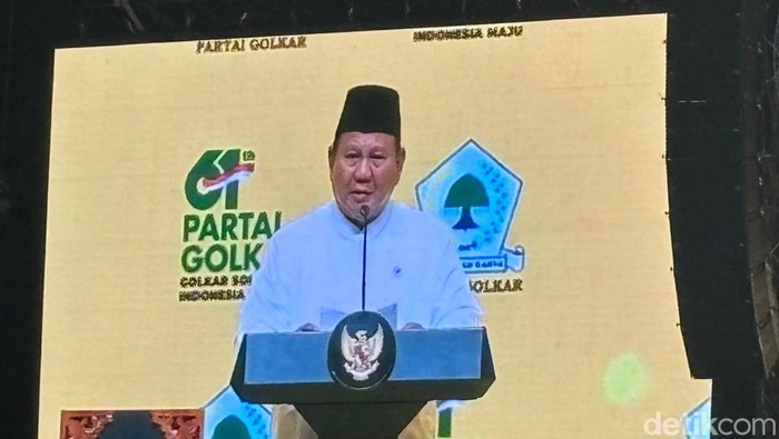 1765105602645-presiden-prabowo-subianto-di-acara-puncak-hut-ke-61-partai-golkar-doa-untuk-bangsa-di-istora-senayan-jakarta-jumat-5122025-fir-1764940935739_169