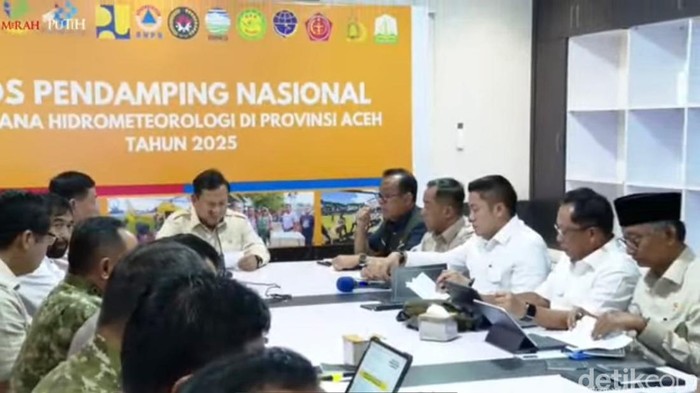 1765191979324-prabowo-kembali-melakukan-peninjauan-dampak-banjir-bandang-di-aceh-setelah-peninjauan-prabowo-langsung-memimpin-ratas-bersama--1765110843993_169