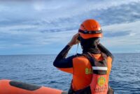 1765213624908-tim-sar-cari-penumpang-km-bukit-siguntang-yang-terjatuh-di-perairan-majene-1765200996726_169