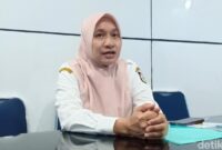 1765256794410-kepala-dinas-pendidikan-kota-makassar-achi-soleman-saat-ditemui-di-ruang-kerjanya-1752676155027_169