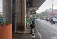 1765256795753-makassar-diguyur-hujan-deras-selasa-15102024-3_169