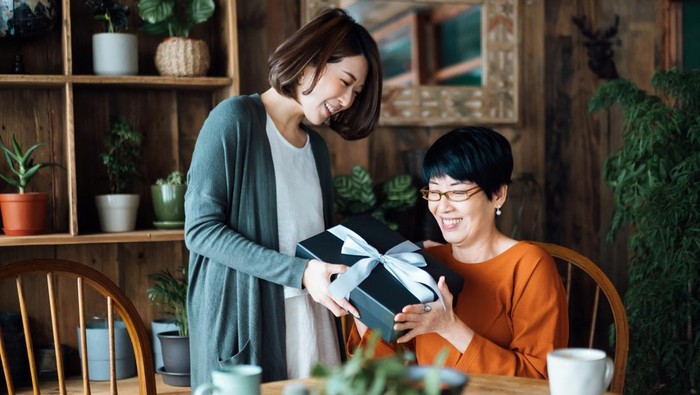 1765299979966-kado-untuk-hari-ibu_169