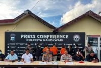 1765343209192-konferensi-pers-polresta-manokwari-terkait-kasus-pembunuhan-art-oleh-majikan-sekeluarga-1765335091241_169
