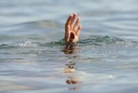 1765364774795-ilustrasi-orang-tenggelam_169