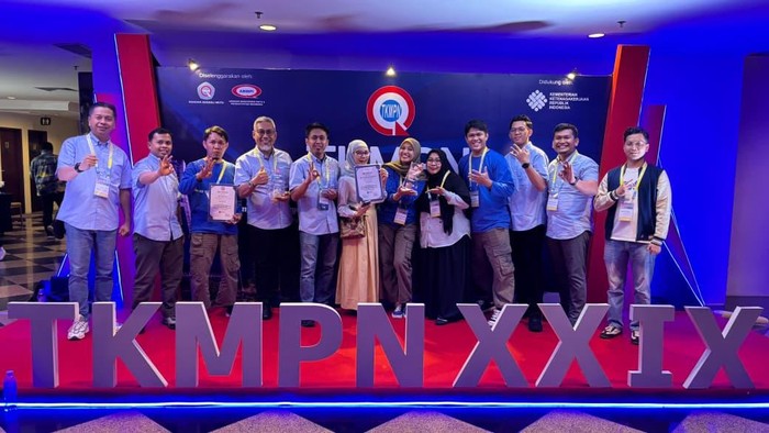 1765451171030-tim-yang-mewakili-kalla-dalam-temu-karya-mutu-dan-produktivitas-nasional-tkmpn-xxix-di-harmoni-one-convention-centre-batam-pad-1765443214576_169