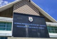 1765472797272-gedung-dprd-sulbar_169