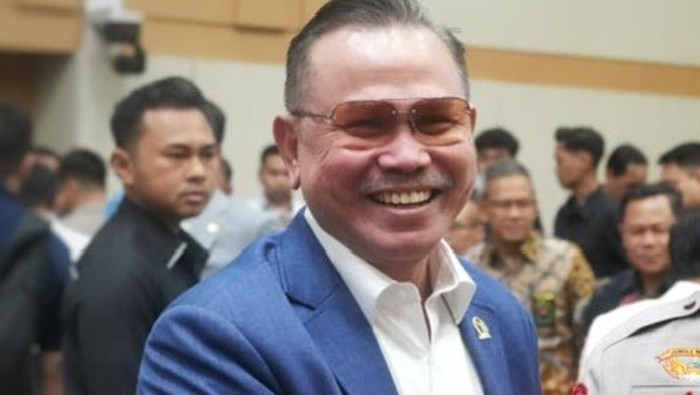 1765602362507-anggota-komisi-iii-dpr-ri-frederik-kalalembang-1765597771061_169