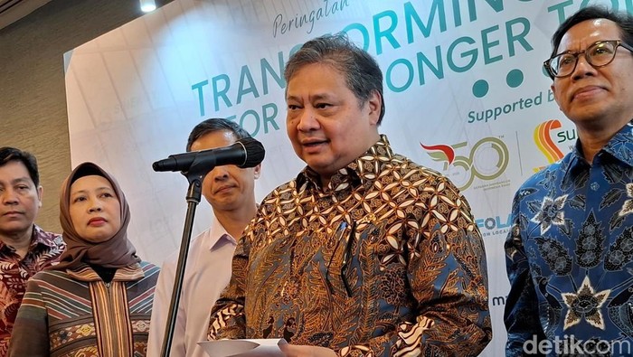 1765623932595-menteri-koordinator-bidang-perekonomian-airlangga-hartarto-1765514284717_169