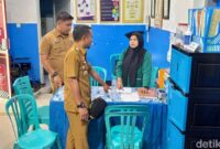 1765645583273-bupati-bone-andi-asman-sulaiman-sidak-di-puskesmas-cina-1765271446096_169