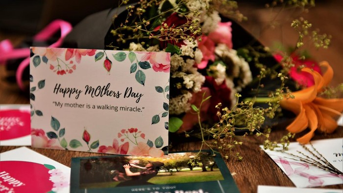 1765732010117-ilustrasi-kartu-ucapan-hari-ibu_169