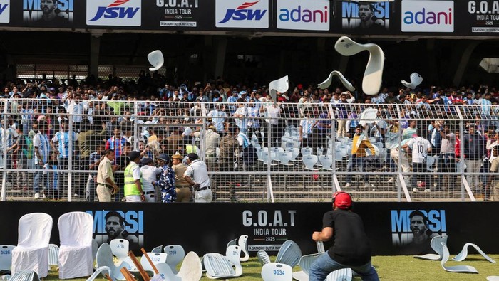 1765732022951-lionel-messi-di-india-1765690890472_169