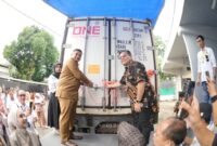 1765796780119-walkot-makassar-lepas-ekspor-perdana-gurita-ke-jepang-1765790164236