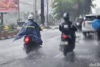 1765796789375-cuaca-makassar-1764907457195_169