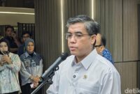 1765883187788-menteri-ketenagakerjaan-menaker-yassierli-1764315762332_169