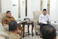 1765904804471-wali-kota-makassar-munafri-appi-arifuddin-bersama-kepala-kemenag-makassar-muhammad-1765879652347_169