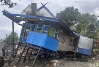 1765969587521-sebanyak-30-rumah-rusak-akibat-angin-puting-beliung-di-pinrang-1765705788408_169