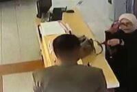 1766056040921-momen-saat-anggota-dprd-pinrang-mansyur-damma-dan-honorer-disdukcapil-pinrang-ayu-lestari-cekcok-1760764284532_169