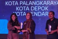 1766056042416-call-center-kendari-diganjar-penghargaan-nasional-sebagai-layanan-aduan-terbaik-oleh-komdigi-dokumen-istimewa-1766044068268_169