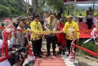 1766077645446-kapolda-sulsel-irjen-djuhandhani-rahardjo-puro-meresmikan-jembatan-gantung-satya-haprabu-lakellu-di-soppeng-1766046357294_169