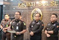 1767092815736-kepala-kejati-sulsel-didik-farkhan-saat-merilis-perkembangan-kasus-korupsi-bibit-nanas-1767091232508_169