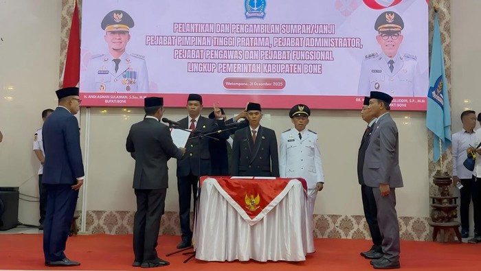 1767179224739-esau-stevanus-jacub-huwae-sebagai-kepala-inspektorat-daerah-agung-pramonodetiksulsel-1767170652080_169