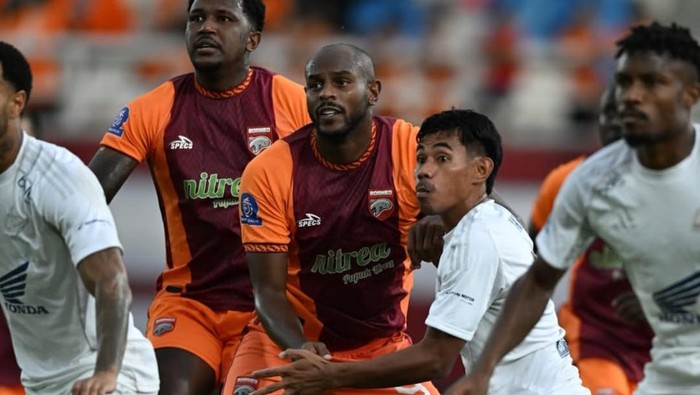 1767438509995-borneo-fc-vs-psm-makassar-istimewa-1767433452857_169