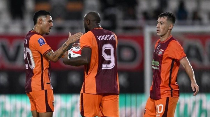 1767503228301-tiga-pemain-kunci-borneo-fc-saat-menjamu-psm-makassar-istimewa-1767438065955_169