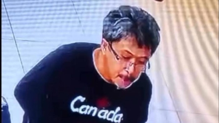 1767762419371-tampang-dosen-uim-yang-meludahi-kasir-swalayan-di-makassar-1766726563500_169