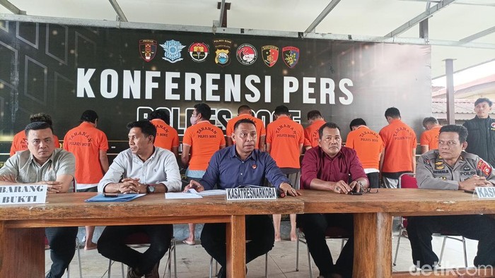 1767762423749-konferensi-pers-polres-bone-1767752314109_169