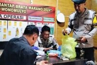 1767784016790-polisi-memeriksa-sales-inisial-ha-yang-nekat-mencuri-di-sebuah-warung-di-polman-1767764464502_169
