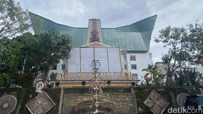 1767805602289-kantor-bupati-tana-toraja-1767791146201_169