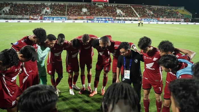 1767935211706-kapten-psm-makassar-yuran-fernandes-memompa-semangat-para-pemain-psm-jelang-melawan-bali-united-1745923210308_169