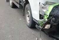 1768043152949-mobil-boks-es-krim-vs-motor-adu-banteng-di-kota-palopo-1768035268178_169