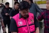 1768064792560-jaksa-gadungan-ditangkap-kejati-sulsel-1768045968774_169