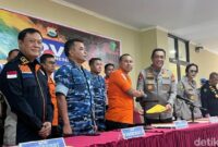 1769166439568-serah-terima-7-kantong-jenazah-korban-pesawat-atr-42-500-di-biddokkes-polda-sulsel-1769154075396_169