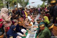 1769166445176-warga-tumpuh-ruah-makan-bersama-di-jalanan-kota-palopo-memperingati-hari-jadi-luwu-ke-758-1769146842919_169