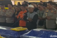 1769252781911-jenazah-korban-pesawat-atr-42-500-disalatkan-di-rs-bhayangkara-makassar-1769245371761_169