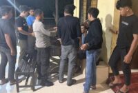 1769252784847-polisi-mengamankan-pelaku-yang-menikam-kakaknya-hingga-tewas-di-sinjai-1769242097418_169