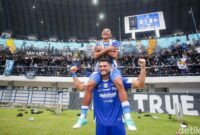 1769490422316-pemain-persib-beckham-putra-usai-menumbangkan-persija-jakarta-1768137058184_169